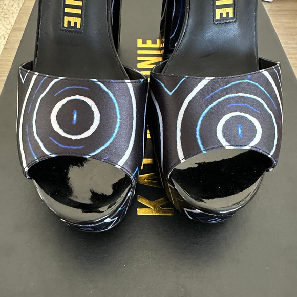 Kat Maconie Angel/Black Printed Satin Chunky High Heel Shoes like new size US 9 - Picture 10 of 16